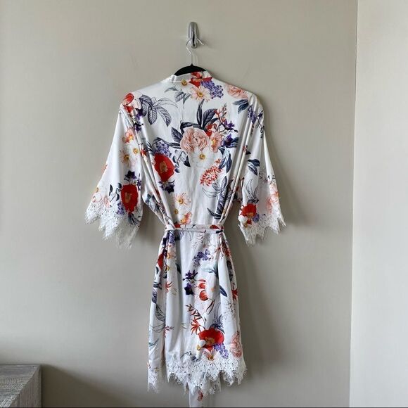 LE Rose-Floral Bridal Lace Trim Robe (M/L) - Picture 2 of 11